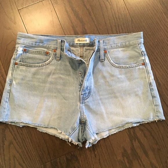 Madewell Pants - Madewell relaxed denim shorts. Size 30